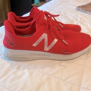 🔥 Women’s New Balance Fuel core Coast coral/ bright red color size 9.5